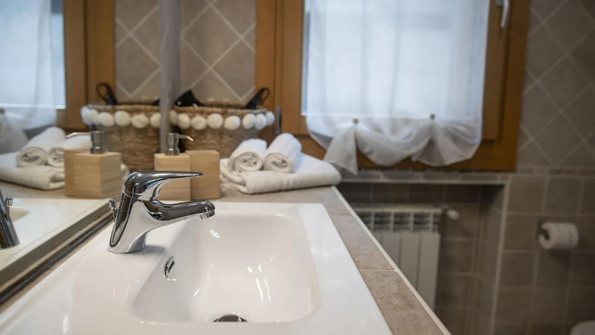 Instaview Apartment Ponte Di Legno 0*,  Italy
